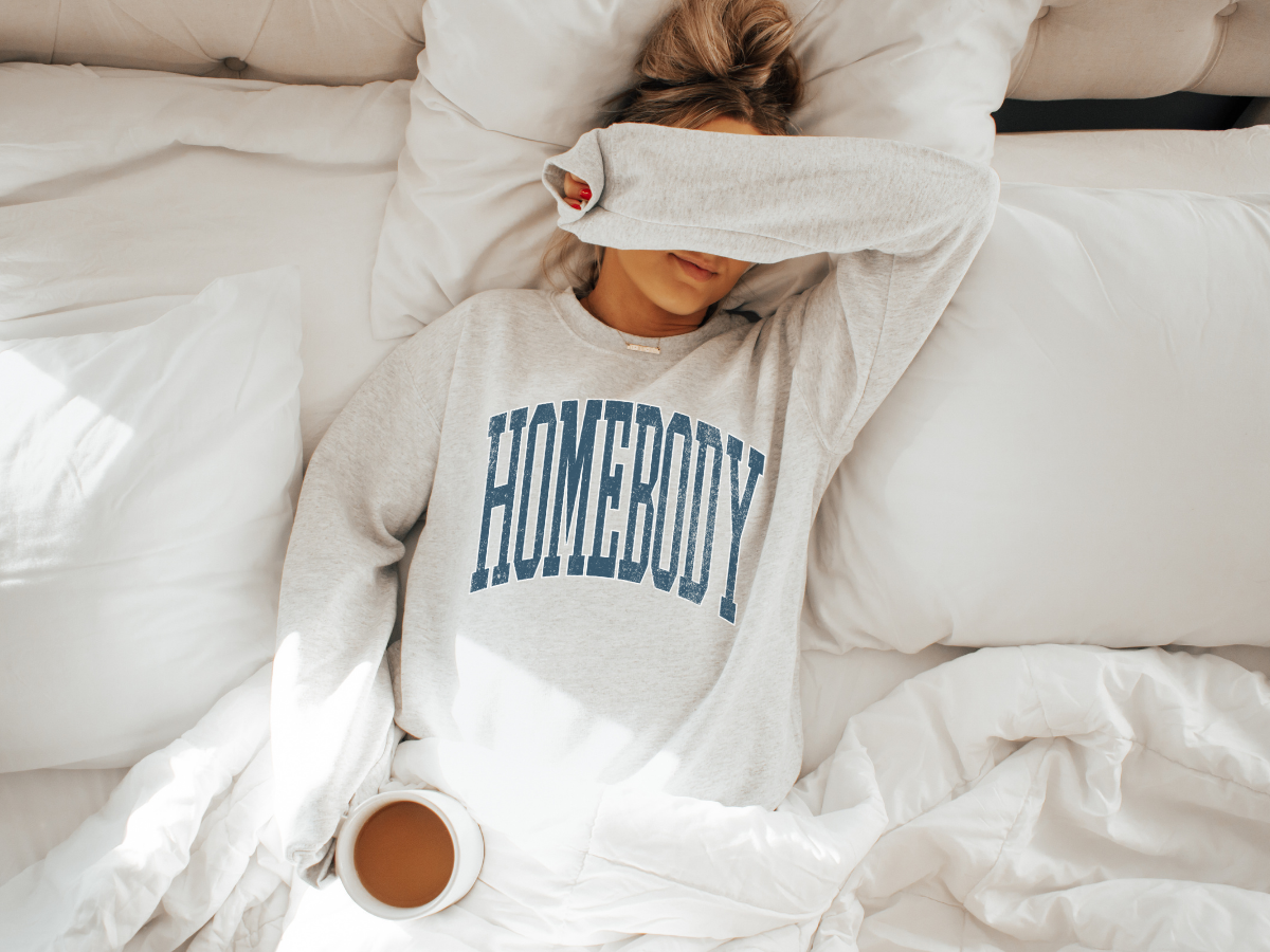 Homebody Graphic Crewneck in Ash